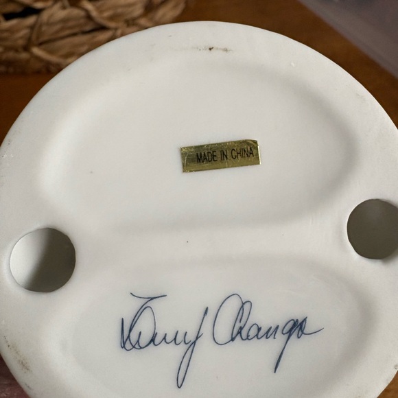 Vintage Porcelain Figurine. “Reflecting on the Party” - Picture 6 of 6